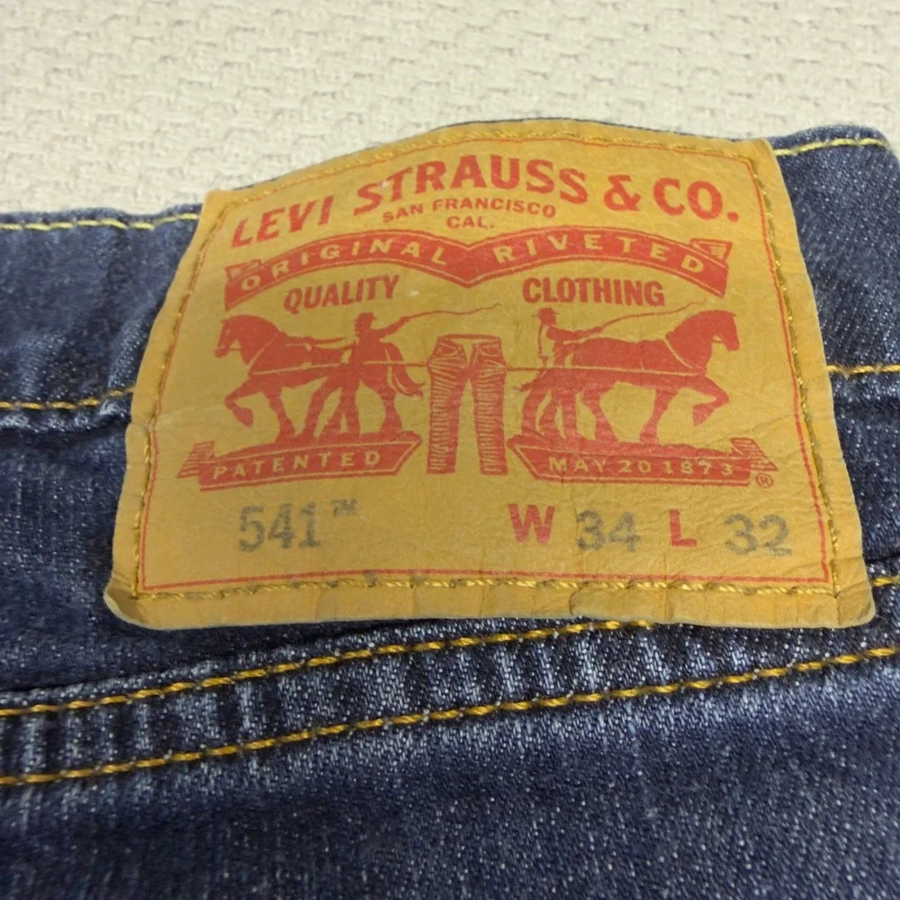 Levis 541 Jeans Mens 34x32 Blue Medium Wash Denim Athletic Taper Faded Casual